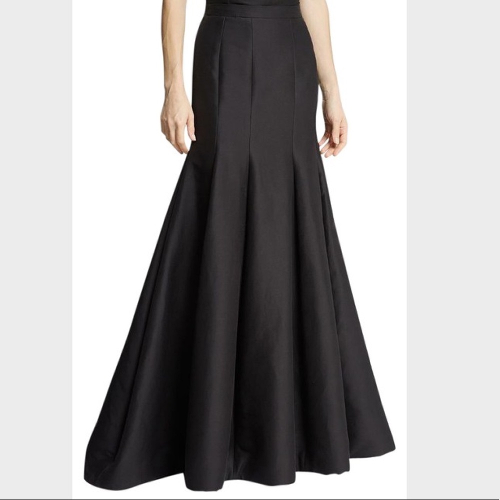 *like new* Halston Skirt